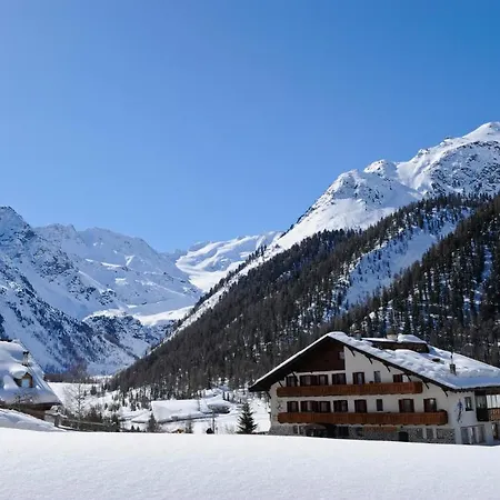 Sport Robert Hotel 3*